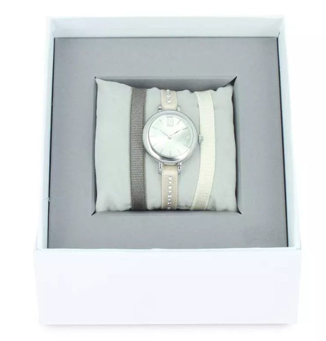 Montres Cacharel gratuites